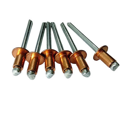 Rebites abertos de latão polido para aplicações na construção de máquinas e automóveis