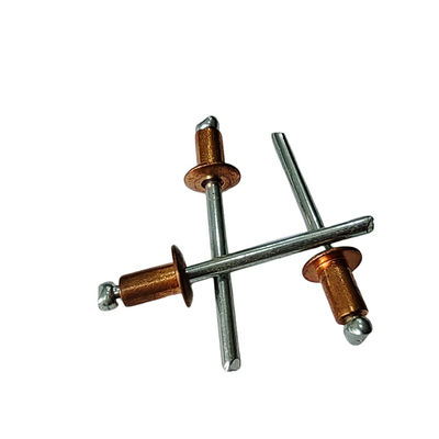 Rebites abertos de latão polido para aplicações na construção de máquinas e automóveis