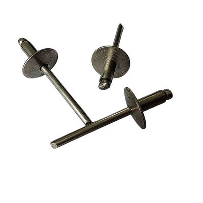 Rebites de tração de ferro de tipo aberto de cabeça redonda de borda grande para equipamentos de centros de processamento de aço