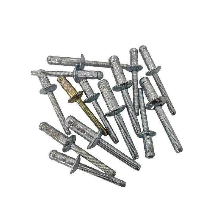 JIS Standard Multigrip Dome Head Blind Rivets Feito de aço carbono para necessidades industriais